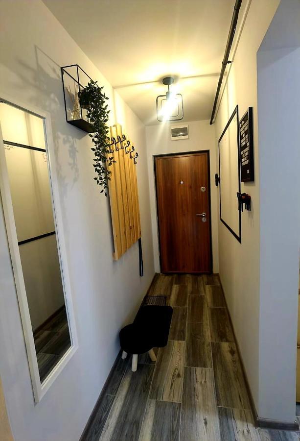 Appartamento Night Lotus Hunedoara Esterno foto